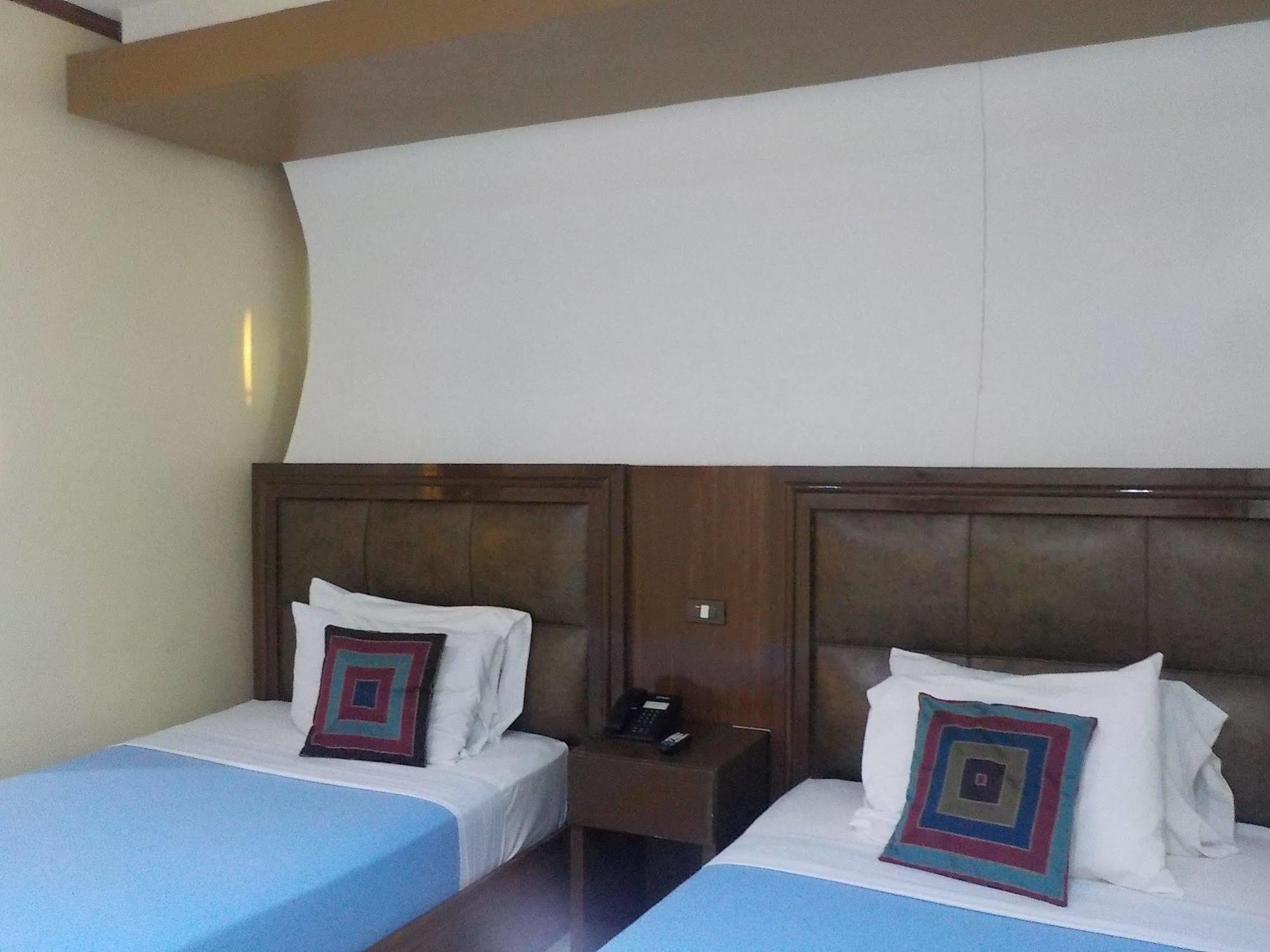 Sky Garden Hotel By Reddoorz Roxas City Exteriör bild